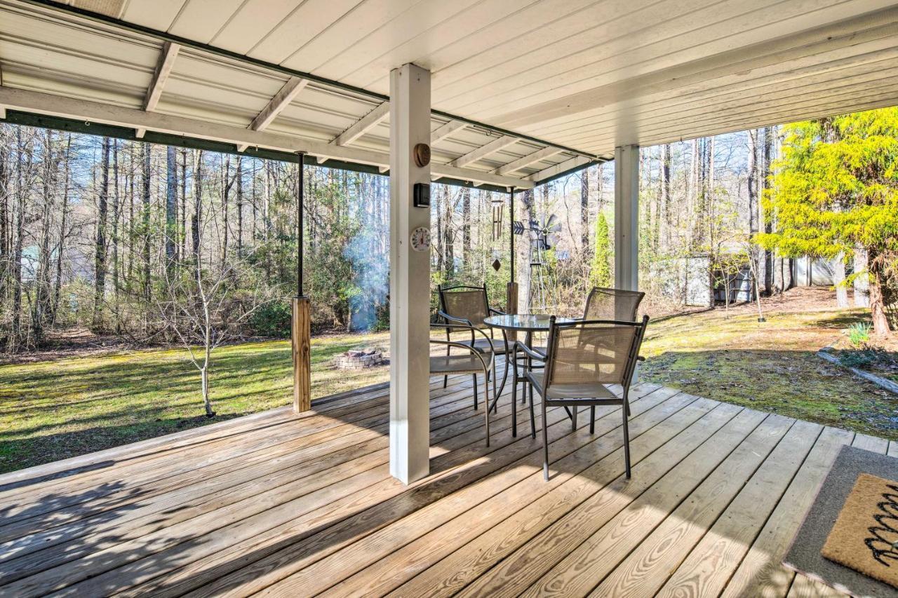 Penrose Home With Covered Deck And Fire Pit! Exterior photo